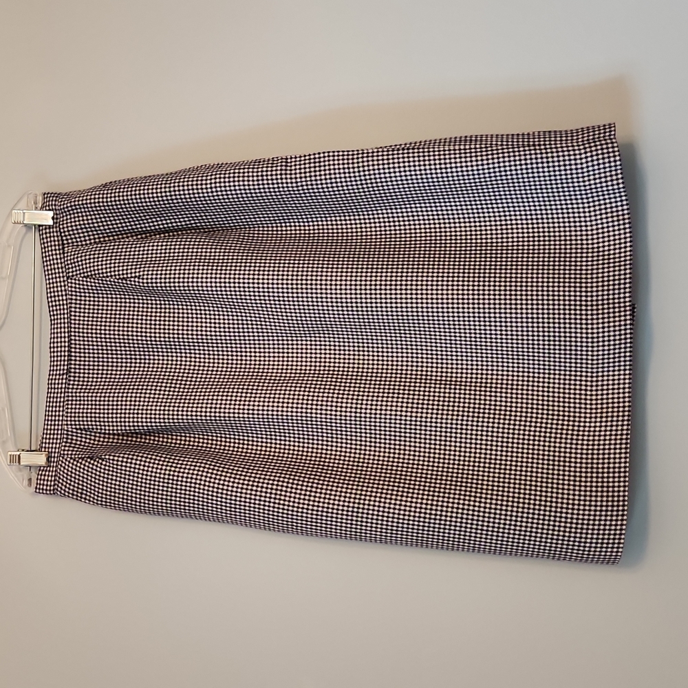 navy and  white hounds tooth, ladies A-line skirt, size 10